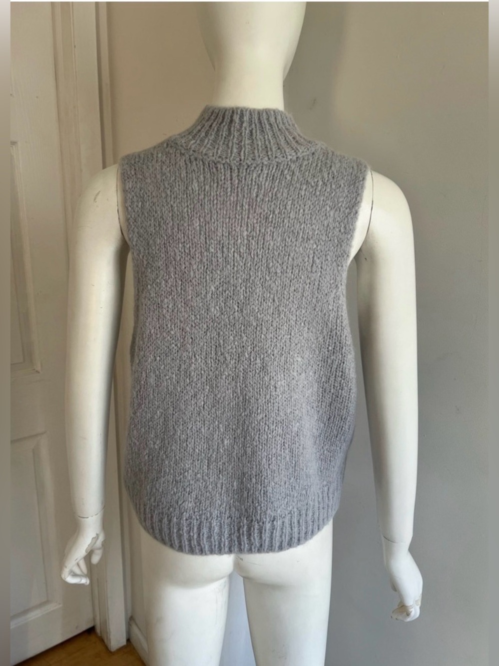 Reformation Baby  Alpaca Merino Wool Saga Knit Sweater Vest Size XL Gray Luxury - Picture 6 of 11